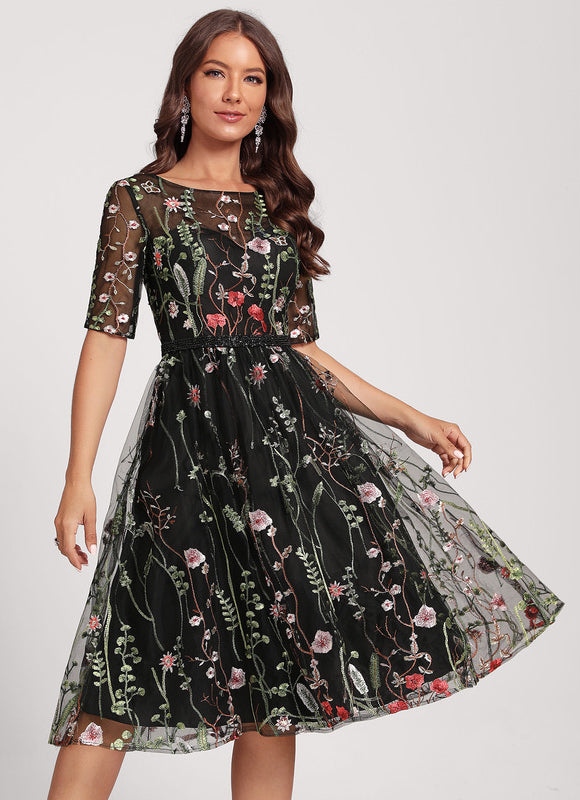 Robe Trapèze Noire À Fleurs