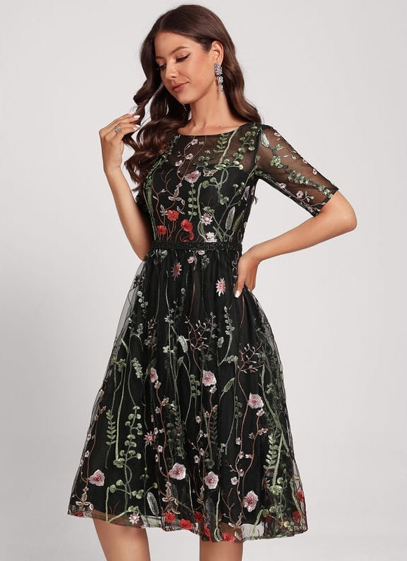 Robe Trapèze Noire À Fleurs - gallery 2