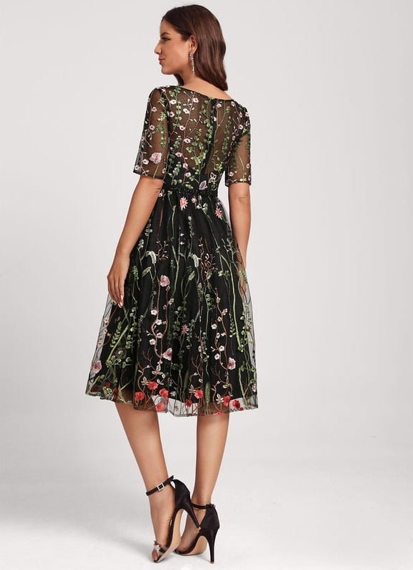 Robe Trapèze Noire À Fleurs - gallery 3