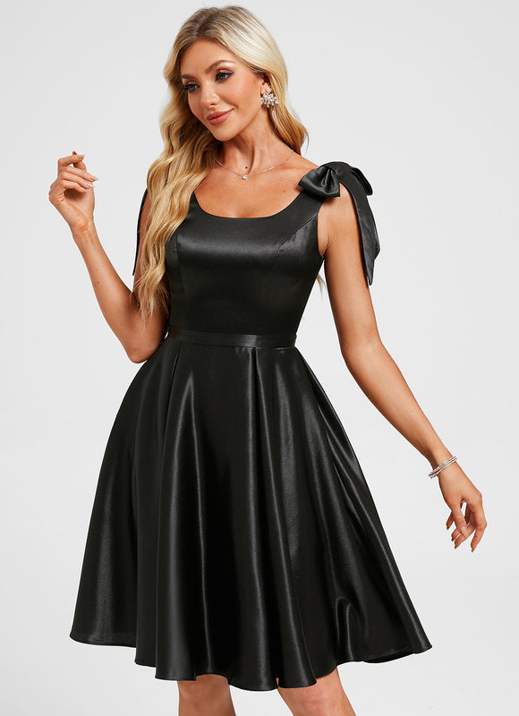 Robe Trapèze Noire À Nœud - gallery 1