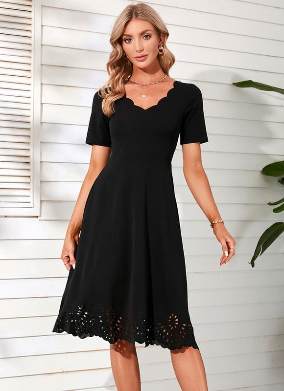 Robe Trapèze Noire Col V Midi