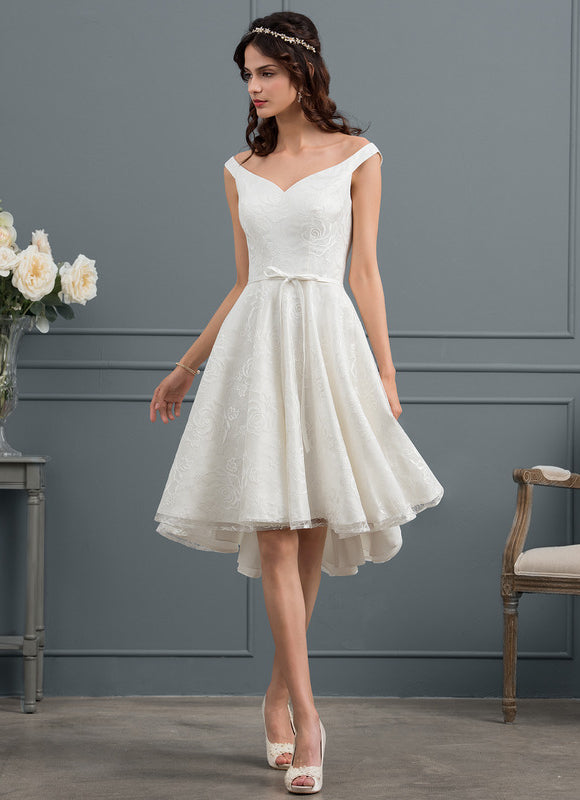 Robe Trapèze Ivoire Dentelle Dentelle Ballgown Avec Nœud