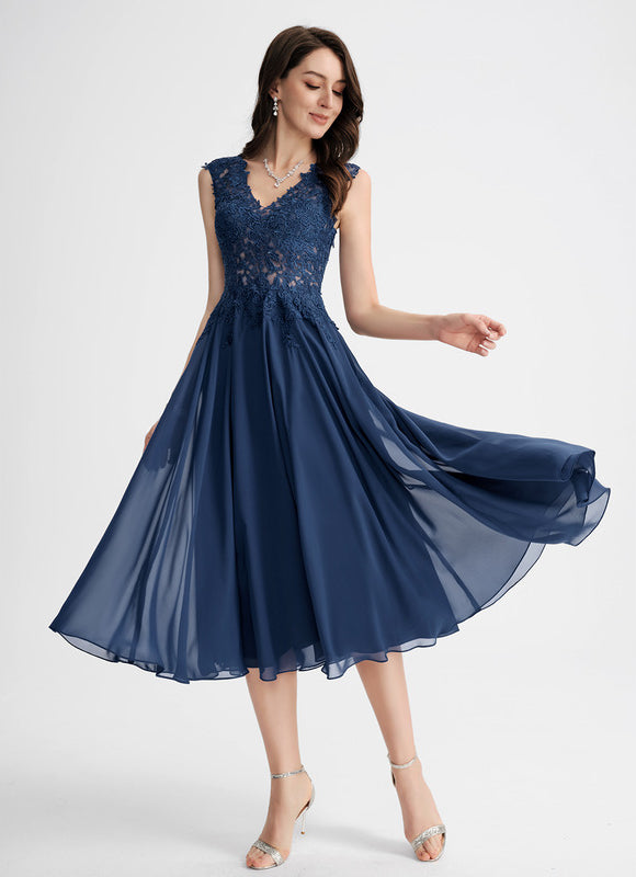 Robe Trapèze Noire Et Blanche Dentelle - gallery 1
