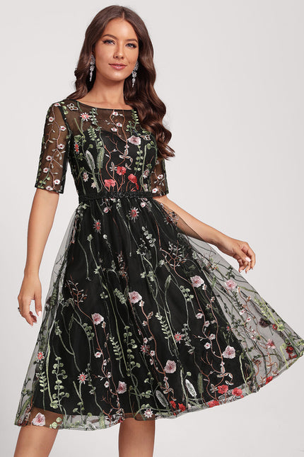 Robe Trapèze Noire À Fleurs