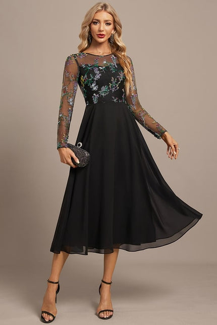 Robe Trapèze Élégance Florale Sombre