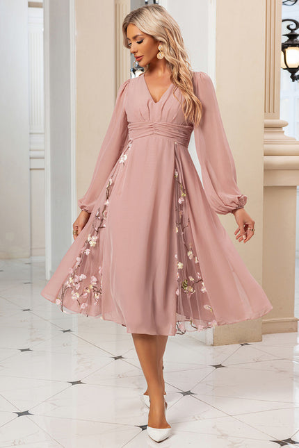 Robe Trapèze Élégance Florale Lumineuse - gallery 7