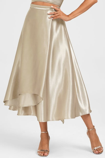 Robe Trapèze Satin Doré Élégant