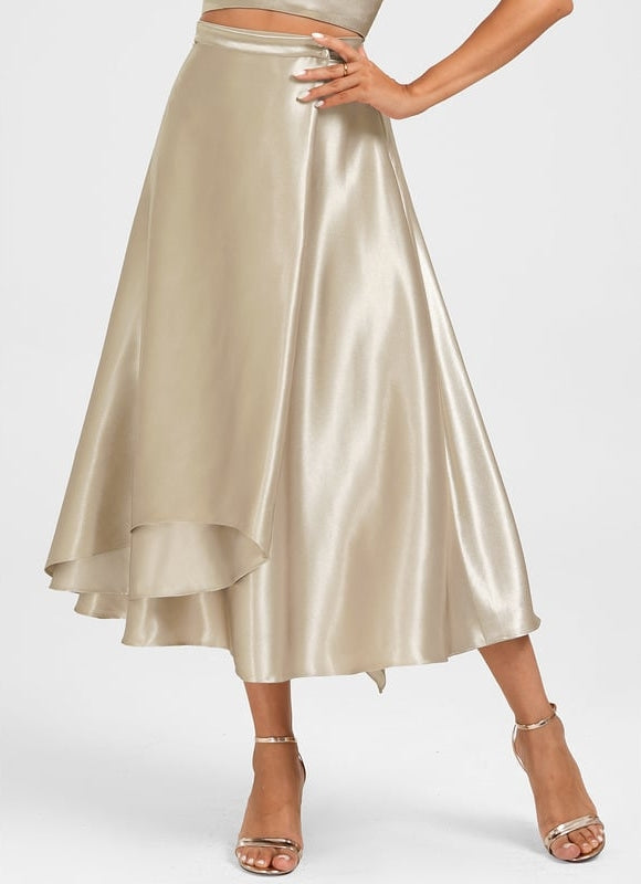 Robe Trapèze Satin Doré Élégant
