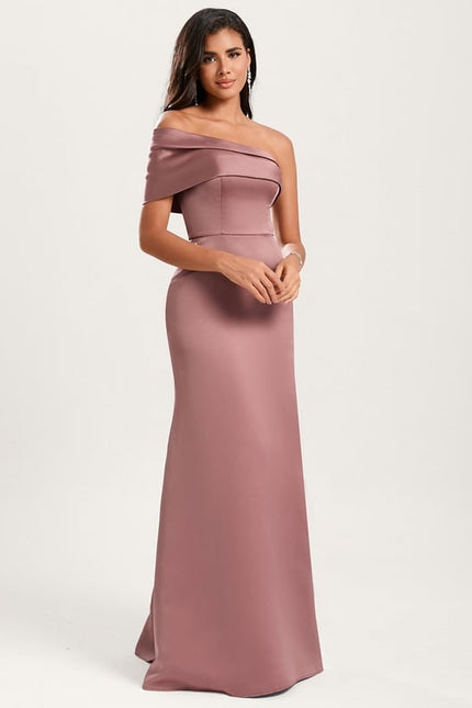 Robe Trapèze Silhouette Satinée Élégante