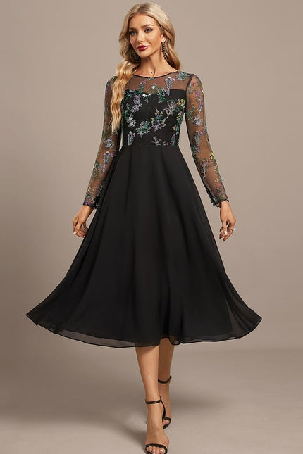 Robe Trapèze Élégance Florale Sombre - gallery 2
