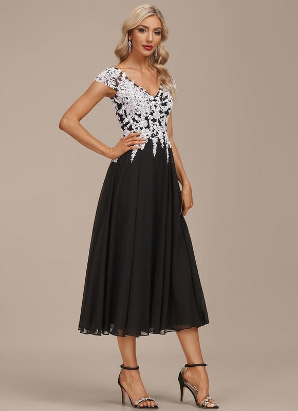 Robe Trapèze Noire Et Blanche Dentelle - gallery 3