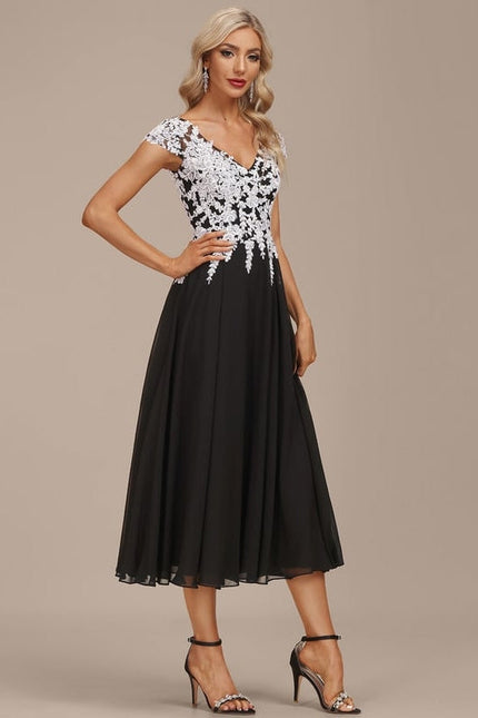 Robe Trapèze Noire Et Blanche Dentelle - gallery 3