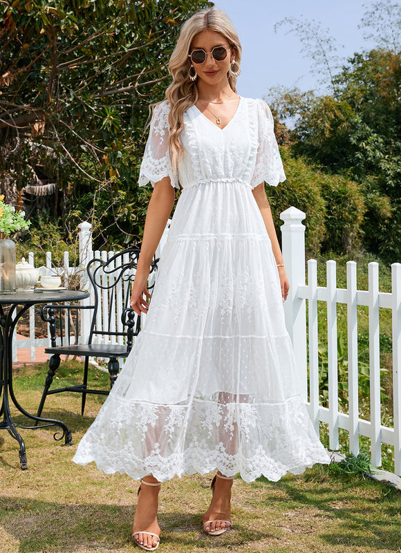 Robe Trapèze Élégance Blanche Éthérée - gallery 1