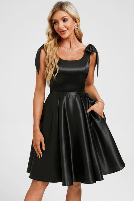 Robe Trapèze Noire À Nœud - gallery 4