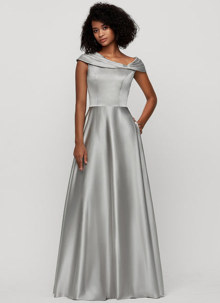 Robe Trapèze Satinée Élégante