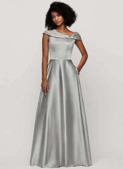Robe Trapèze Satinée Élégante