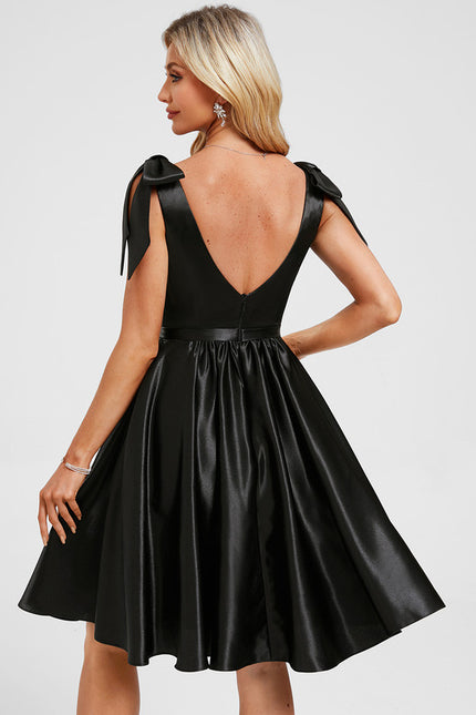 Robe Trapèze Noire À Nœud - gallery 2