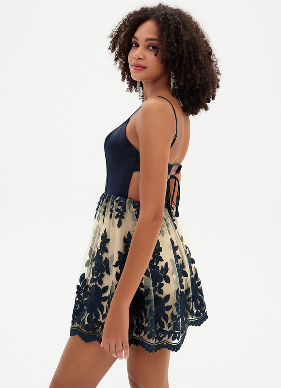 Robe Trapèze Élégance Étoilée - gallery 4