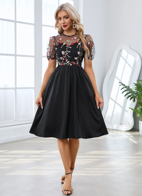 Robe Trapèze Noir Fleurie - gallery 2