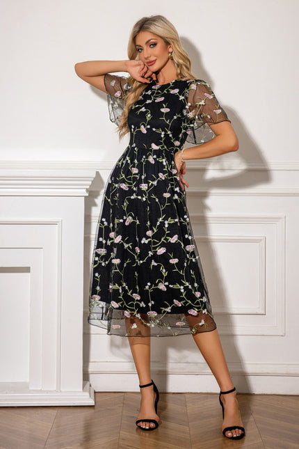Robe Trapèze Fleur Noire Chic - gallery 1