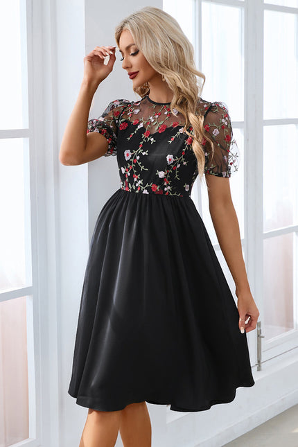 Robe Trapèze Noir Fleurie - gallery 5