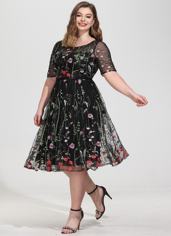 Robe Trapèze Noire À Fleurs - gallery 8