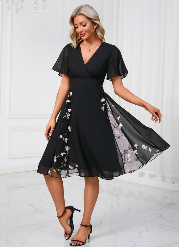 Robe Trapèze Noir Chic Aérien - gallery 9