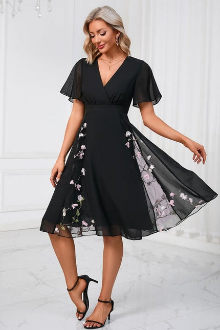 Robe Trapèze Noir Chic Aérien - gallery 9