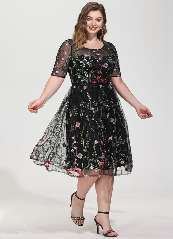 Robe Trapèze Noire À Fleurs - gallery 5