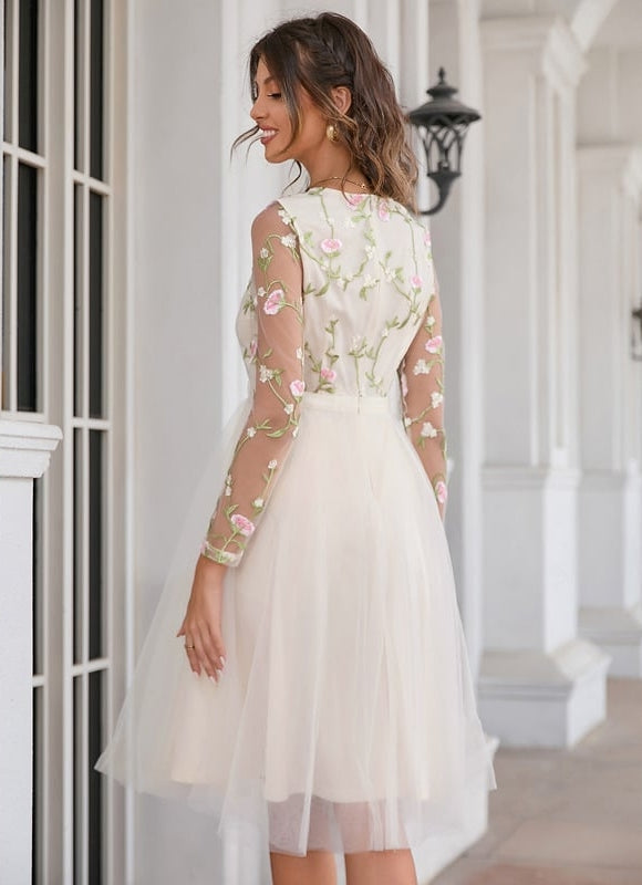 Robe Trapèze Éclat De Fleurs - gallery 1