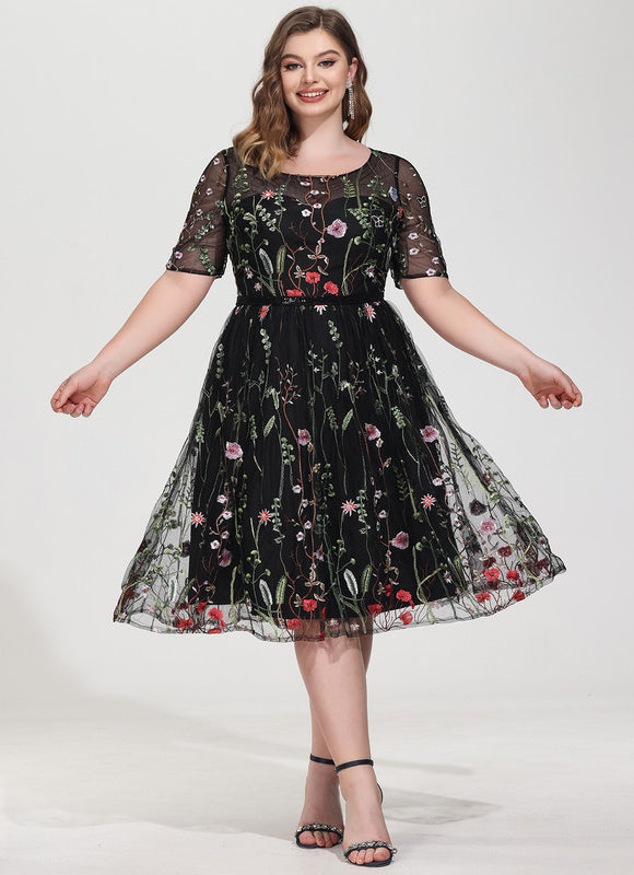 Robe Trapèze Noire À Fleurs - gallery 7