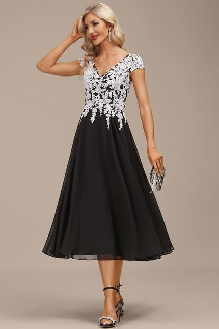 Robe Trapèze Noire Et Blanche Dentelle - gallery 5
