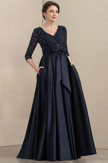 Robe Trapèze Bleu Marine En Dentelle Satiné