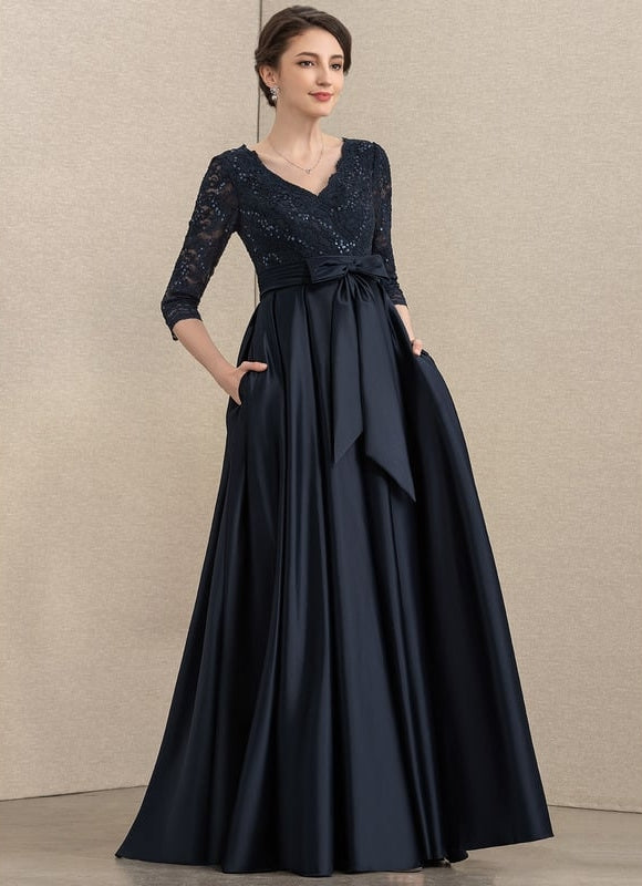 Robe Trapèze Bleu Marine En Dentelle Satiné