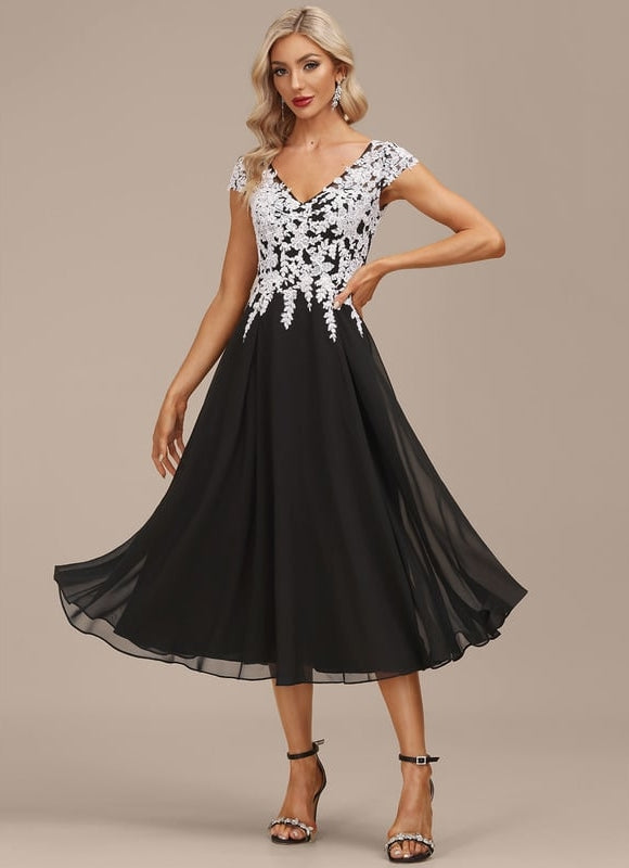 Robe Trapèze Noire Et Blanche Dentelle - gallery 1