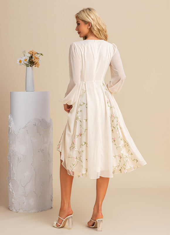 Robe Trapèze Élégance Florale Lumineuse - gallery 1