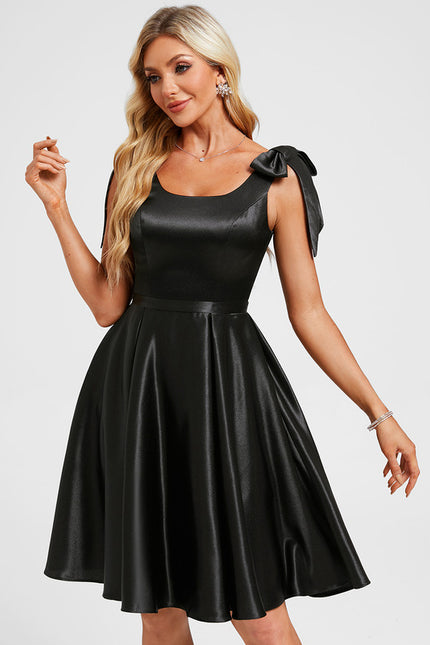 Robe Trapèze Noire À Nœud - gallery 1