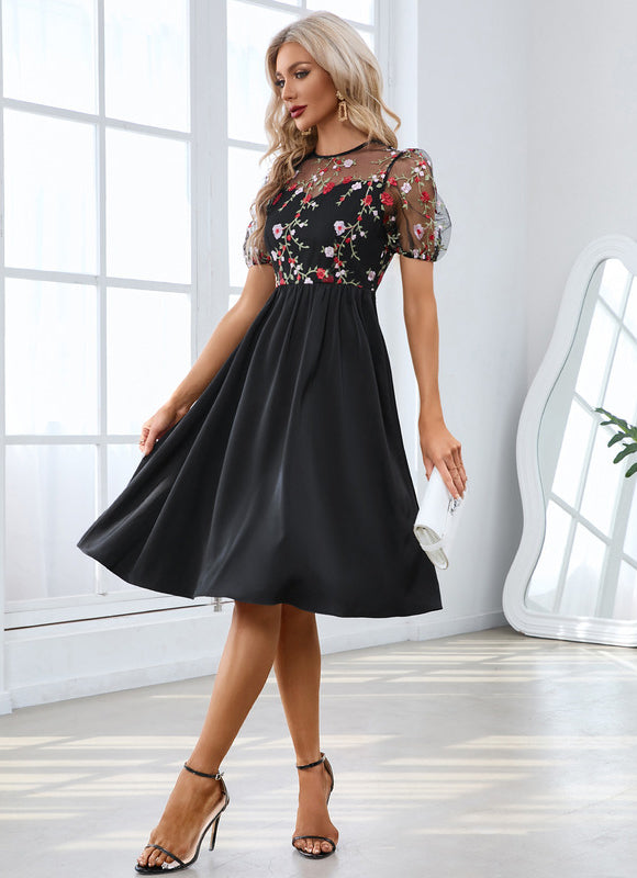 Robe Trapèze Noir Fleurie - gallery 1