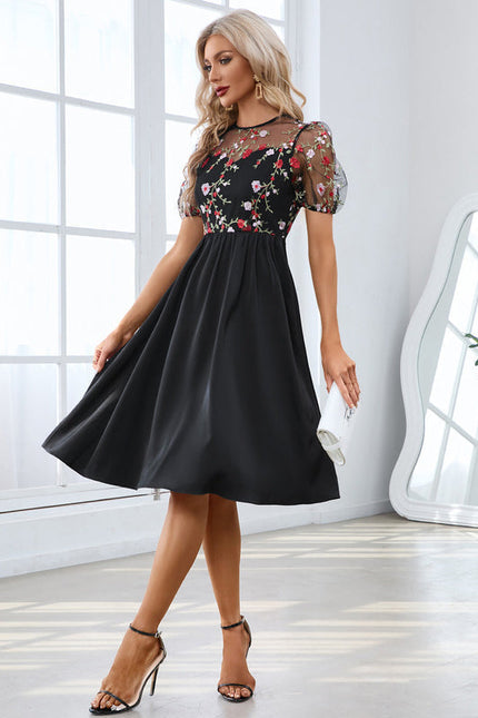 Robe Trapèze Noir Fleurie - gallery 1