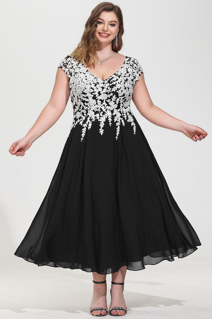 Robe Trapèze Noire Et Blanche Dentelle - gallery 8