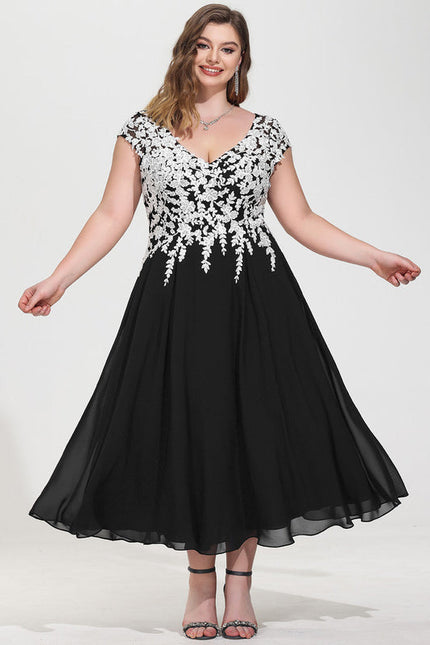 Robe Trapèze Noire Et Blanche Dentelle - gallery 8