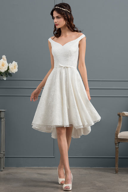 Robe Trapèze Ivoire Dentelle Dentelle Ballgown Avec Nœud