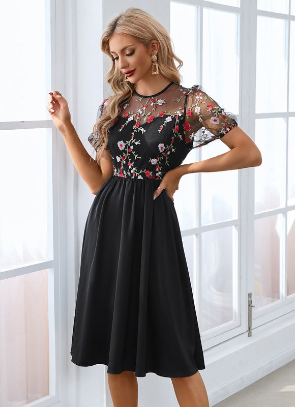 Robe Trapèze Noir Fleurie