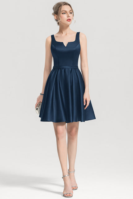 Robe Trapèze Bleu Satin Cocktail - gallery 3