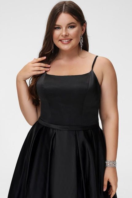 Robe Trapèze Noir Satiné Élégance - gallery 6