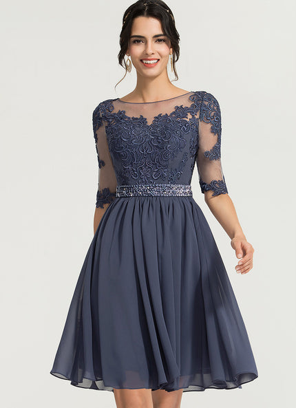 Robe Trapèze Bleue Dentelle Perles Cocktail