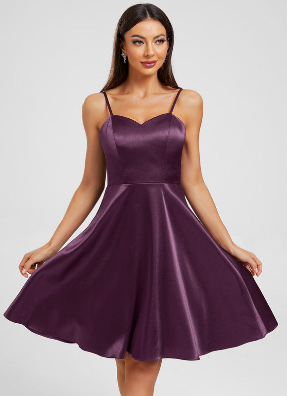 Robe Trapèze Violet Satiné Élégant